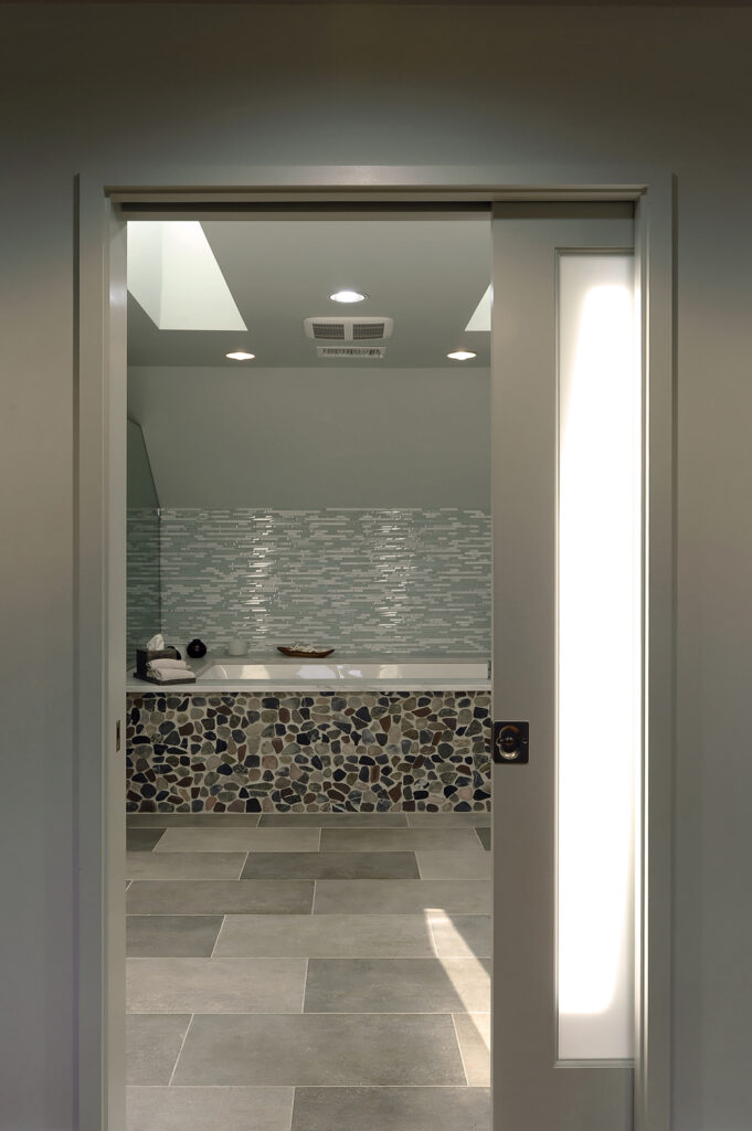 Great Falls VA Contemporary 'Addition Master Bath | Contemporary / Modern